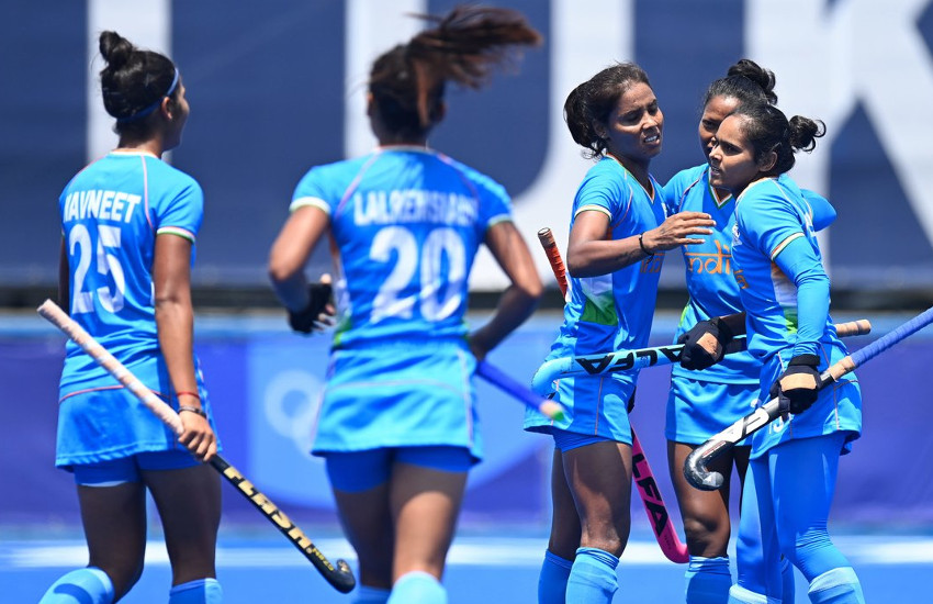 indian_womens_hockey_team.jpg