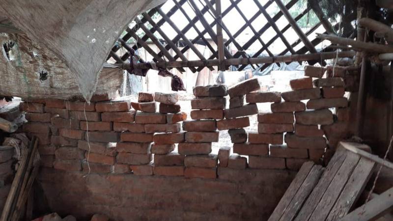 चार दुकानों की दीवार फोड़कर सब्जी सहित अन्य सामान की चोरी