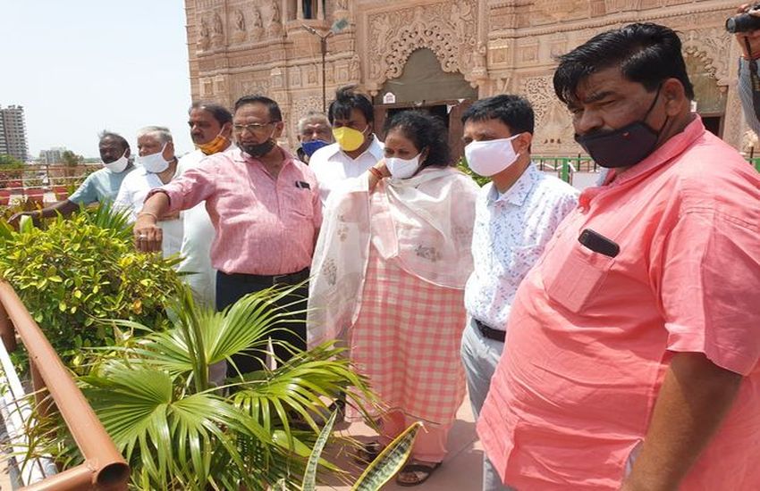 हर दिन आ रहे हजारो जातरू, निगम महापौर-अधिकारी कर चुके मंदिर का निरीक्षण