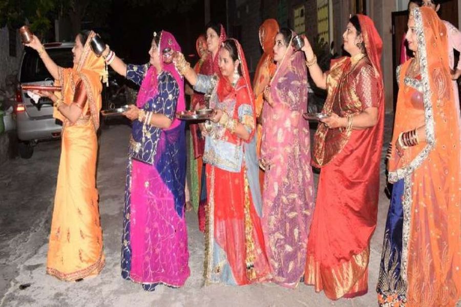 सूर्यास्त से रात तक खड़े रहकर चन्द्रोदय का इंतजार 28 को