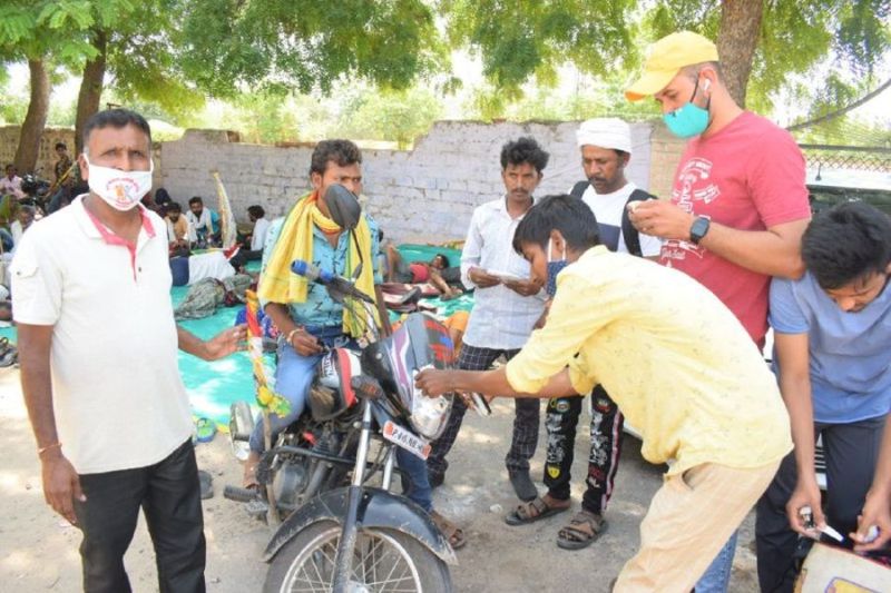 कोरोना का डर छोड़ बड़ी संख्या में जुटने लगे जातरू