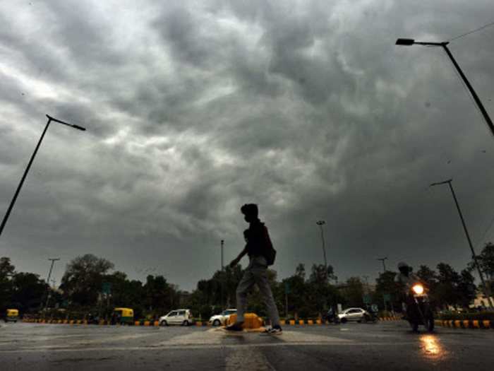Delhi Weather News Updates Today