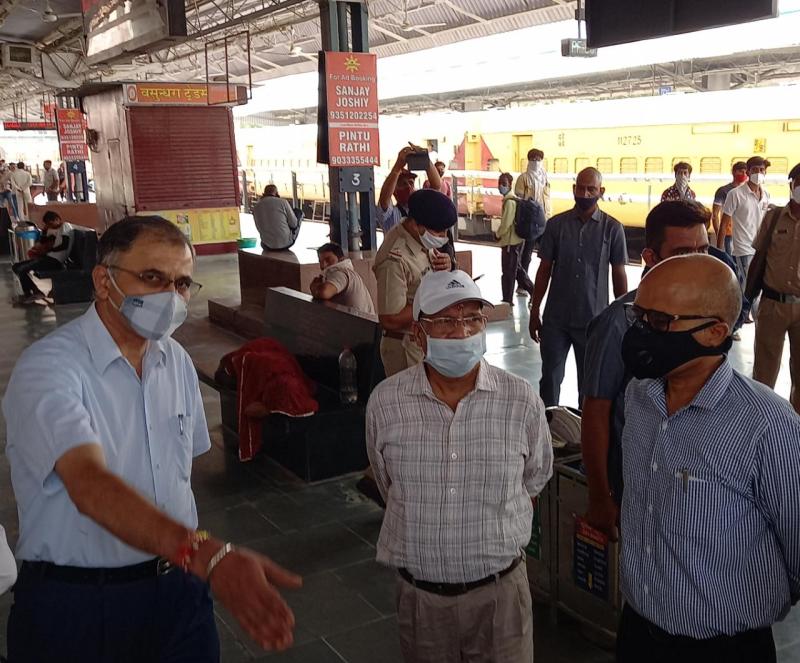 महाप्रबंधक बोले रेल फाटकों की समस्या दूर करने पर रहेगा फोकस