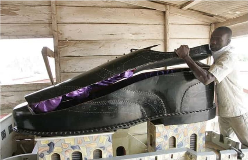 Ghana Strange Coffins: जानिए अनोखे ताबूतो के पीछे का का रहस्य!