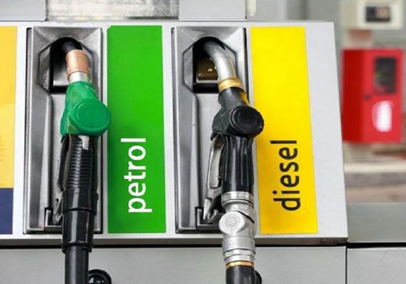 Petrol Diesel Price Today : लखनऊ में पेट्रोल 98.54 रुपए और डीजल 89.27 रुपए में बिका रहा है, छठें दिन भी नहीं बढ़ा दाम