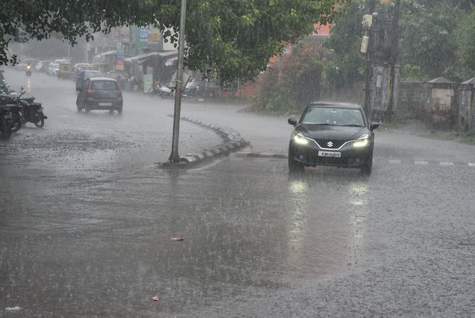 उम्मीद फिर परवान चढ़ी, बारिश का मिजाज मूसलाधार से झमाझम तक