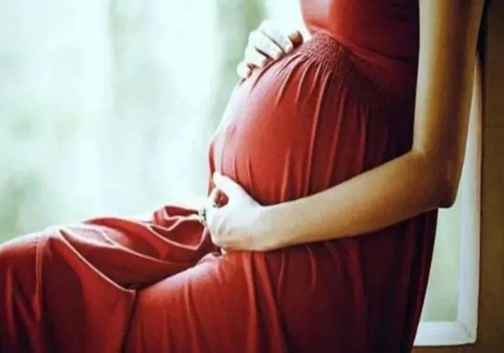 Anti-coronavirus vaccine to pregnant women