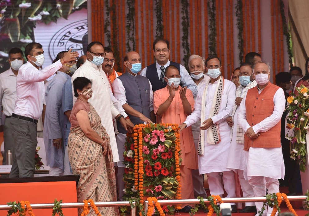 rajnath singh praised pm narendra modi and cm yogi adityanath