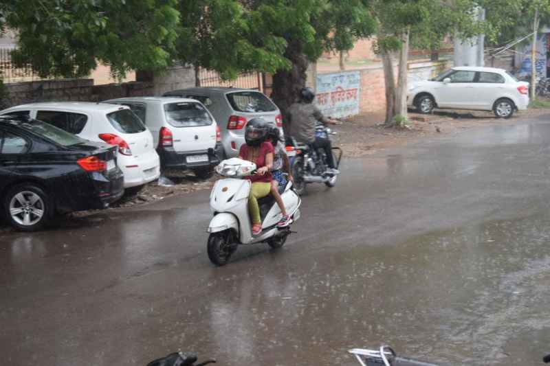 अगले पांच-छह दिन तक रहेगा बरसाती मौसम