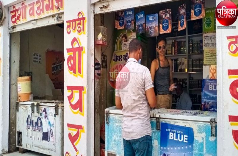 आरएमएल शराब से भरे गोदाम, बिक्री भी नहीं, घाटे के चलते ठेके सरेंडर के मूड में ठेकेदार