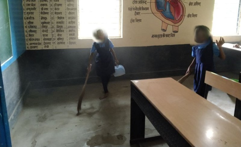 In govt school of Singrauli, children got a broom