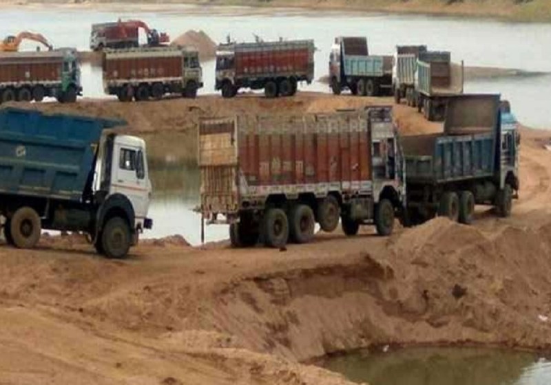 यूपी में बालू-मौरंग व गिट्टी की कीमतें अब हो जाएंगी कम, सीएम योगी का आदेश दिखाएगा कमाल