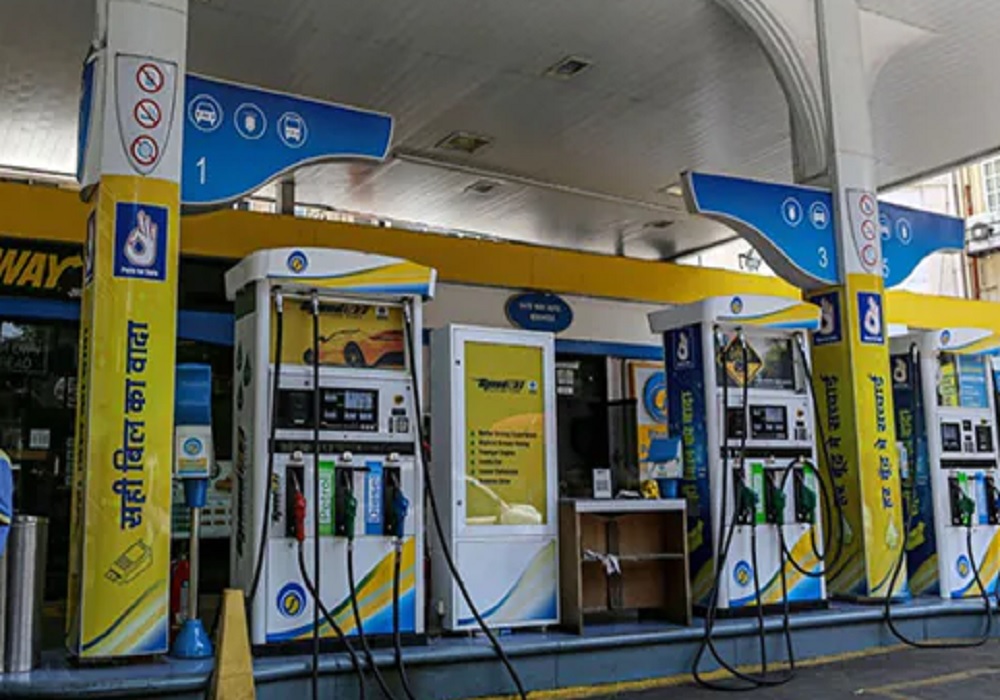 Petrol Diesel Price Today : पेट्रोल ही नहीं डीजल की कीमतों में भी भारी गिरावट, जानें लखनऊ में आज का रेट