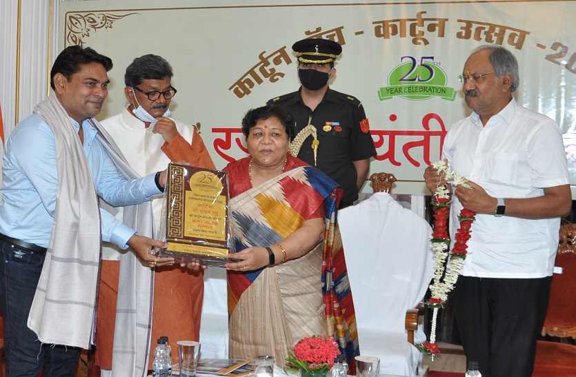 कार्टून विधा को जीवित रखें और नई पीढिय़ों को जानकारी दें