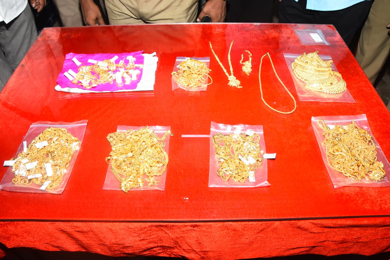 Rlys being used for smuggling gold, silver