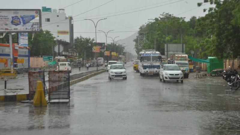 बाड़मेर में 1, समदड़ी में 2.5, पचपदरा में 1.5 इंच से ज्यादा बरसा पानी