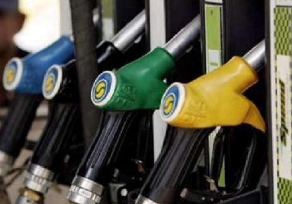 Petrol Diesel Price Today : पेट्रोल डीजल की कीमतों में सातवें दिन भी इजाफा नहीं,
जानें लखनऊ में आज का रेट
