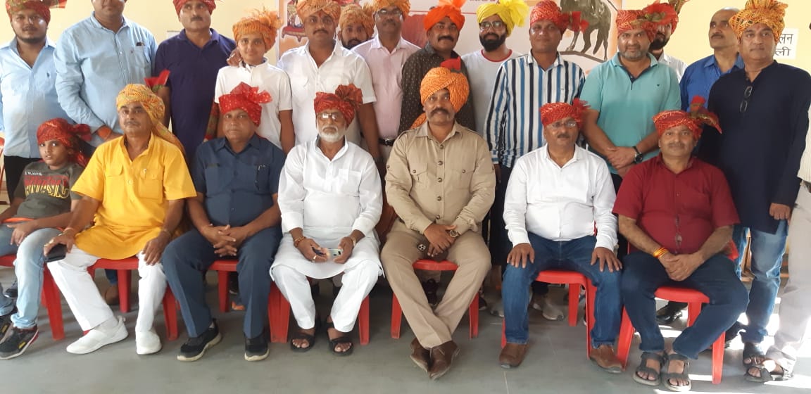 सिर पर राजपूताना पगड़ी धारण कर दिया विरासत के संस्कारों को आत्मसात करने का संदेश