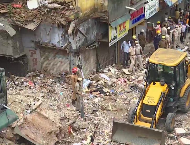 Delhi Building Collapsed