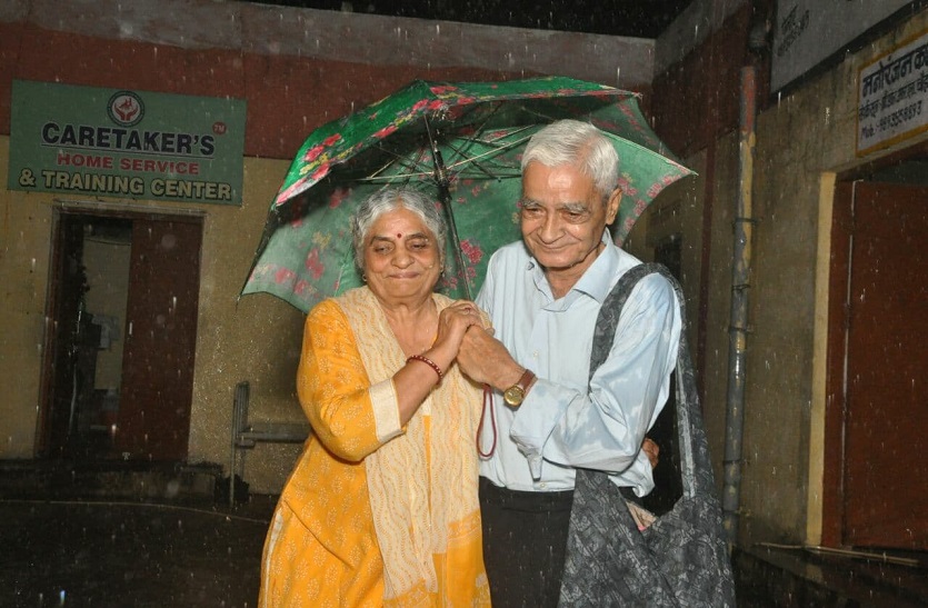 नाती ने पत्तों से कलाकारी का सुझाव दिया तो नाना-नानी ने बना लिए कई रेकॉर्ड