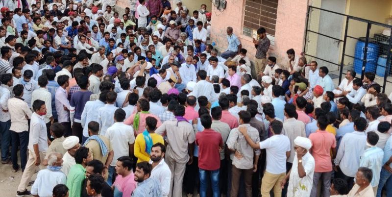 दो दिन बाद भी नहीं उठाया युवक शव, चल रहा समझाइश का दौर