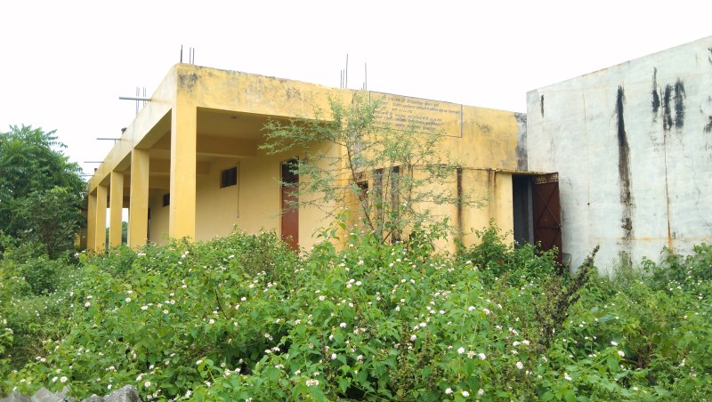 550 से अधिक छात्र एक लैब असिस्टेंट के भरोसे