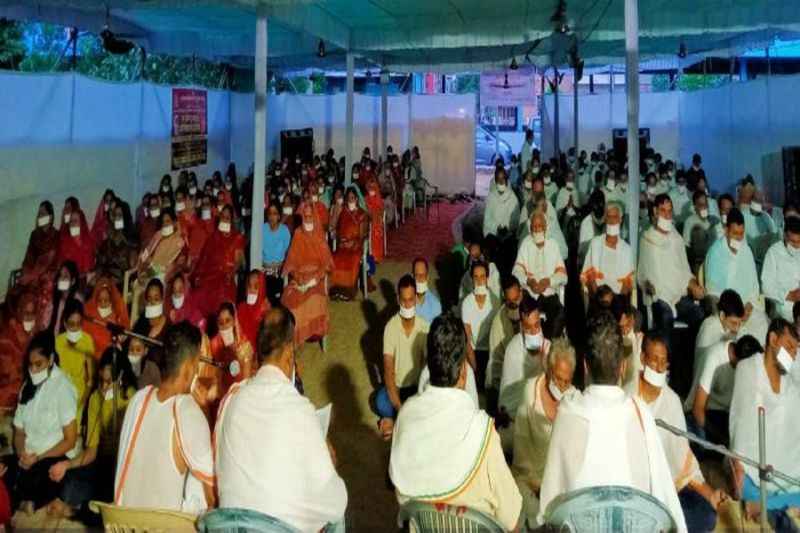 जैन संतों के समक्ष श्रावकों ने समूह के रूप में मांगी क्षमा