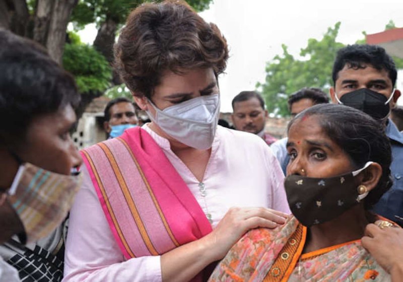 Ritu Singh left Samajwadi Party and Joined Congress