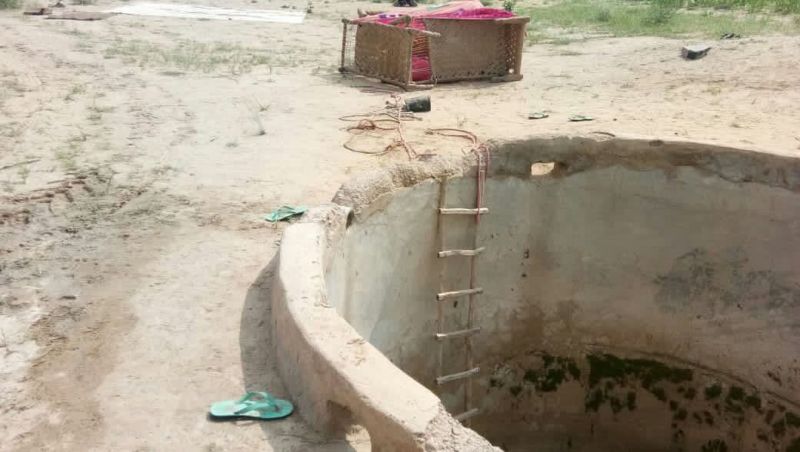 तीन बच्चों के लेकर टांके में कूदी मां, मां और दो की मौत