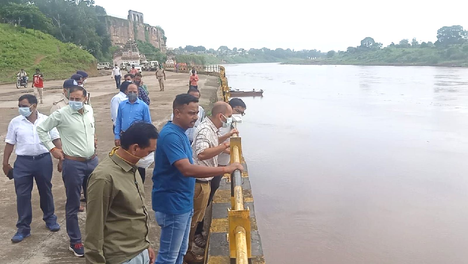 Officers reached the Ghat of Tapti, complete preparations for Ganesha immersion