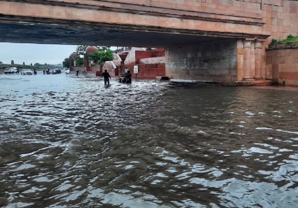 यूपी में बारिश से तबाही 35 की मौत, दो दिन और भारी बारिश का अलर्ट