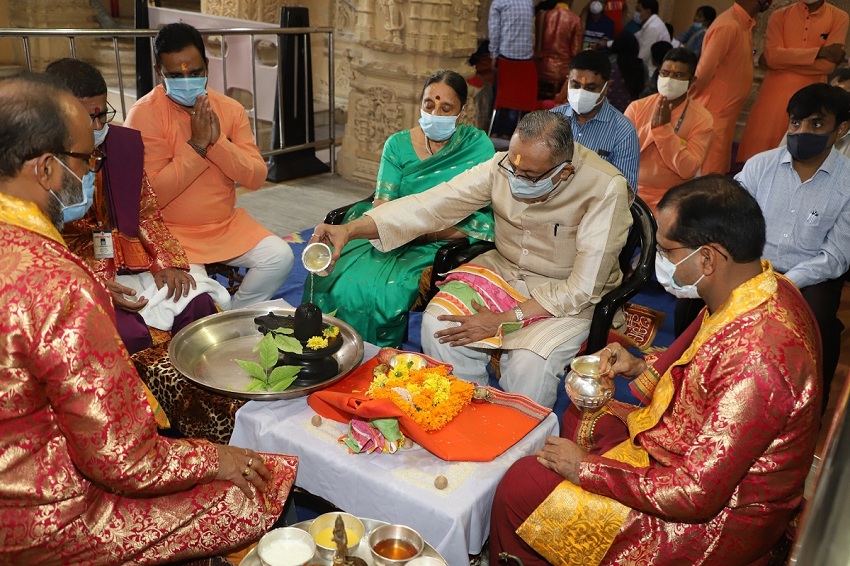 पीएम मोदी के जन्मदिवस पर सोमनाथ मंदिर में विशेष पूजा