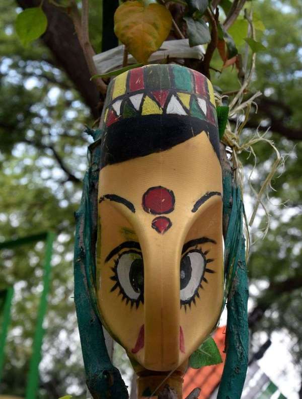 Watch- वेस्ट का उपयोग कर बना डाला बेस्ट ग्रीन गैलेरी पार्क