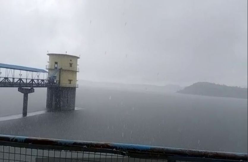 Heavy Rain : झालावाड़ में 14.6 इंच पानी बरसा, कालीसिंध के 14 गेट खोले