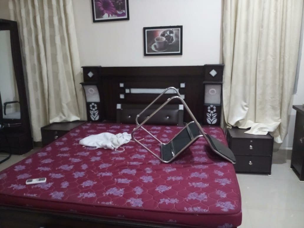 TV, utensils worth lakhs of rupees stolen in VIP guest house