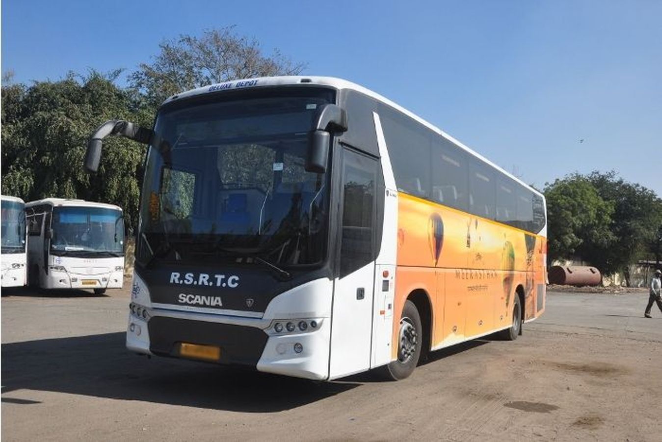 परीक्षार्थियों के लिए निजी बस संचालकों की शरण में प्रशासन