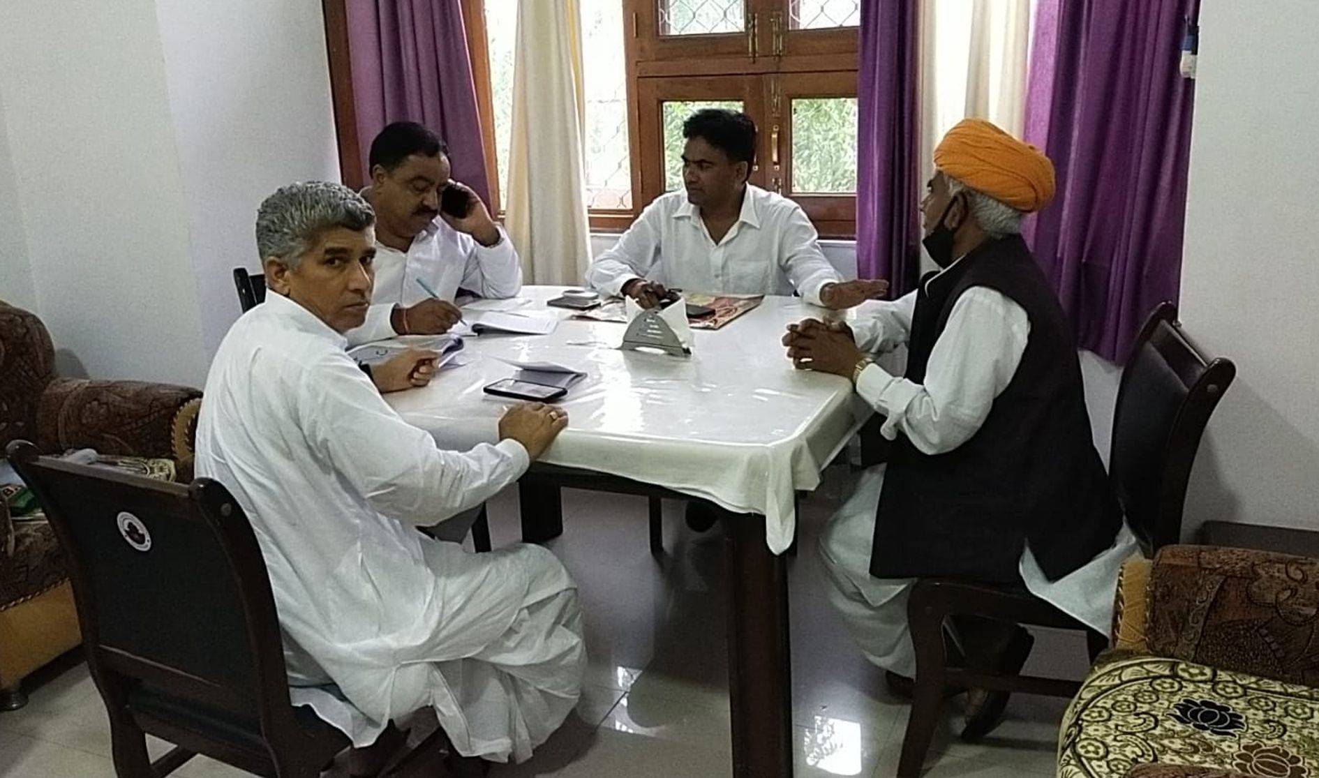 प्रतापगढ़ में भाजपा की मौजूदा हालात का जायजा लेने आए तीन विधायक