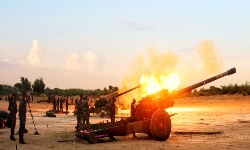 देश में बने के-9 वज्र के धमाकों से थर्राया रेगिस्तान