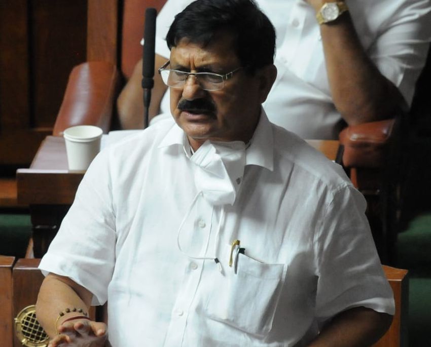 धर्मांतरण रोधी कानून लाने पर विचार कर रही है कर्नाटक सरकार