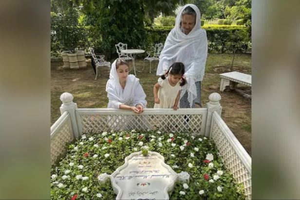 Soha Ali khan tribute her father Mansoor Ali Khan Pataudi with mother