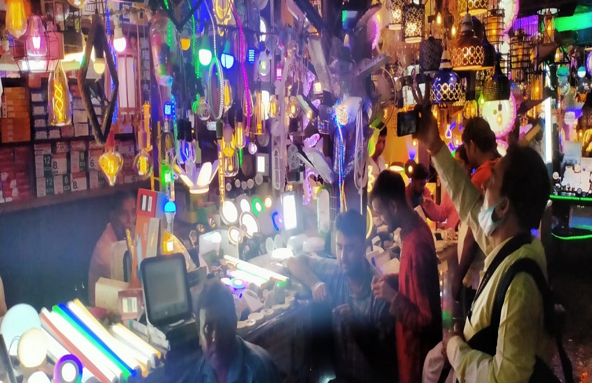 WEST BENGAL- महानगर में त्योहारों की चमक पर चीन का कब्जा