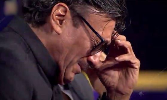 Jackie Shroff crying in front of Amitabh Bachchan in KBC -13