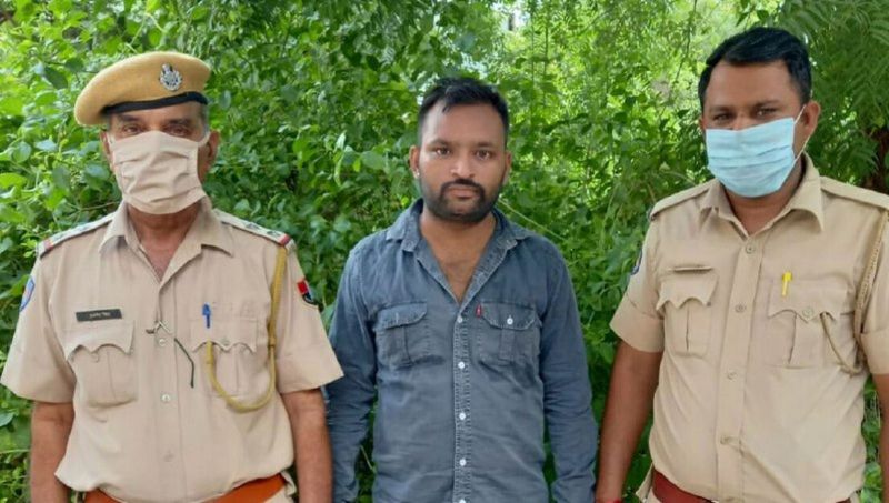 देसी पिस्तौल व खाली मैग्जीन जब्त, युवक गिरफ्तार