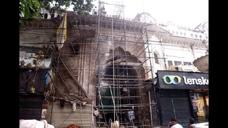 लखनऊ में ऐतिहासिक इमामबाड़ा गेट का रिकॉर्ड समय में पुनर्निर्माण किया गया