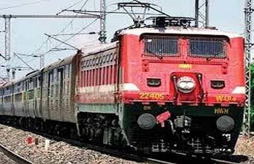 गुजरात क्वीन और इंटरसिटी समेत मेल/एक्सप्रेस ट्रेनों में एमएसटी यात्रियों को मंजूरी देने की मांग