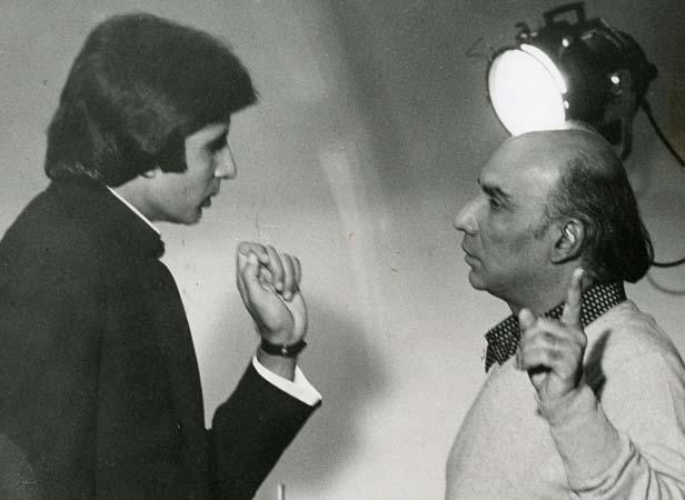 Amitabh Bachchan sought help from Yash Chopra on his bad situation