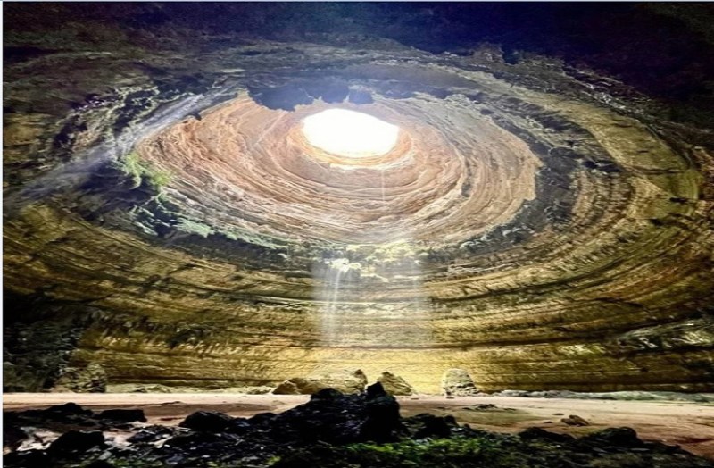 श्श्श्श कोई है ....