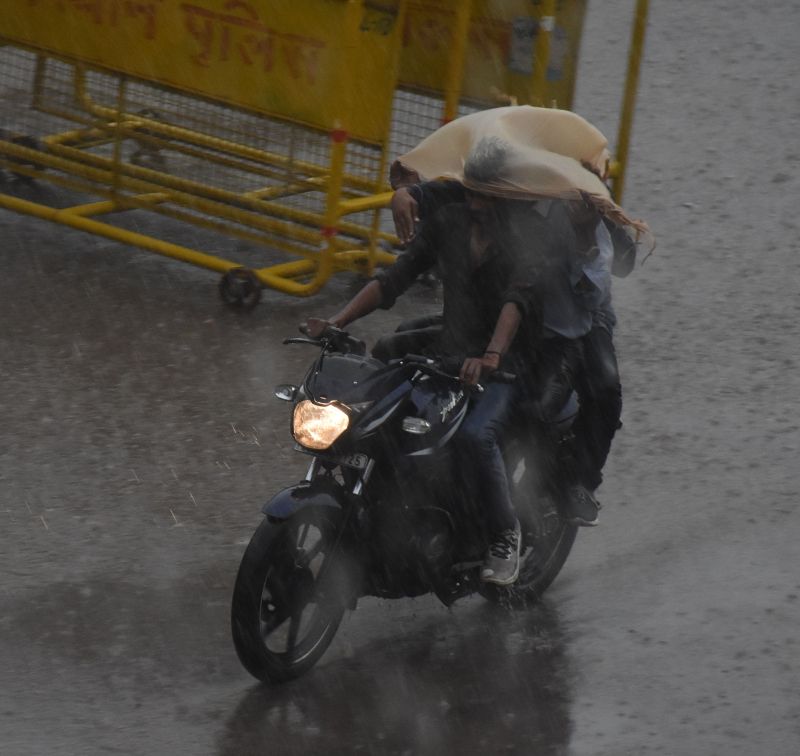 बादल फिर हुए मेहरबान