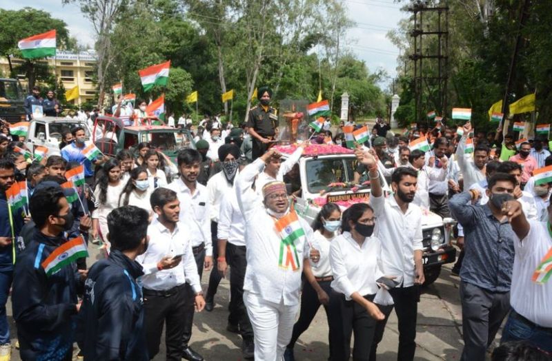 चुन-चुनकर निशाना बना रही थी एयरफोर्स, पाक के 90 हजार सैनिकों को टेकना पड़े घुटने