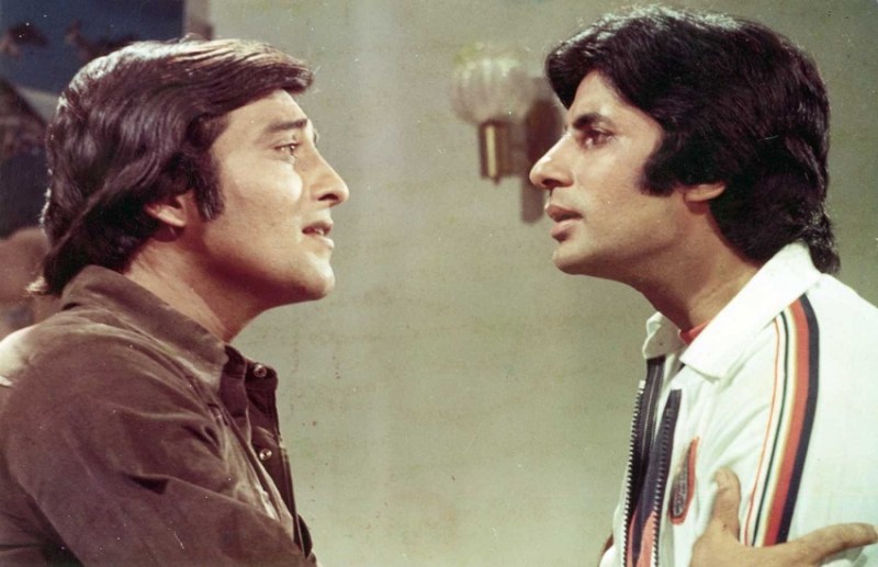 Amitabh bachchan had hit vinod khanna chin